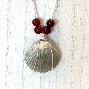 198. Scallop shell necklace